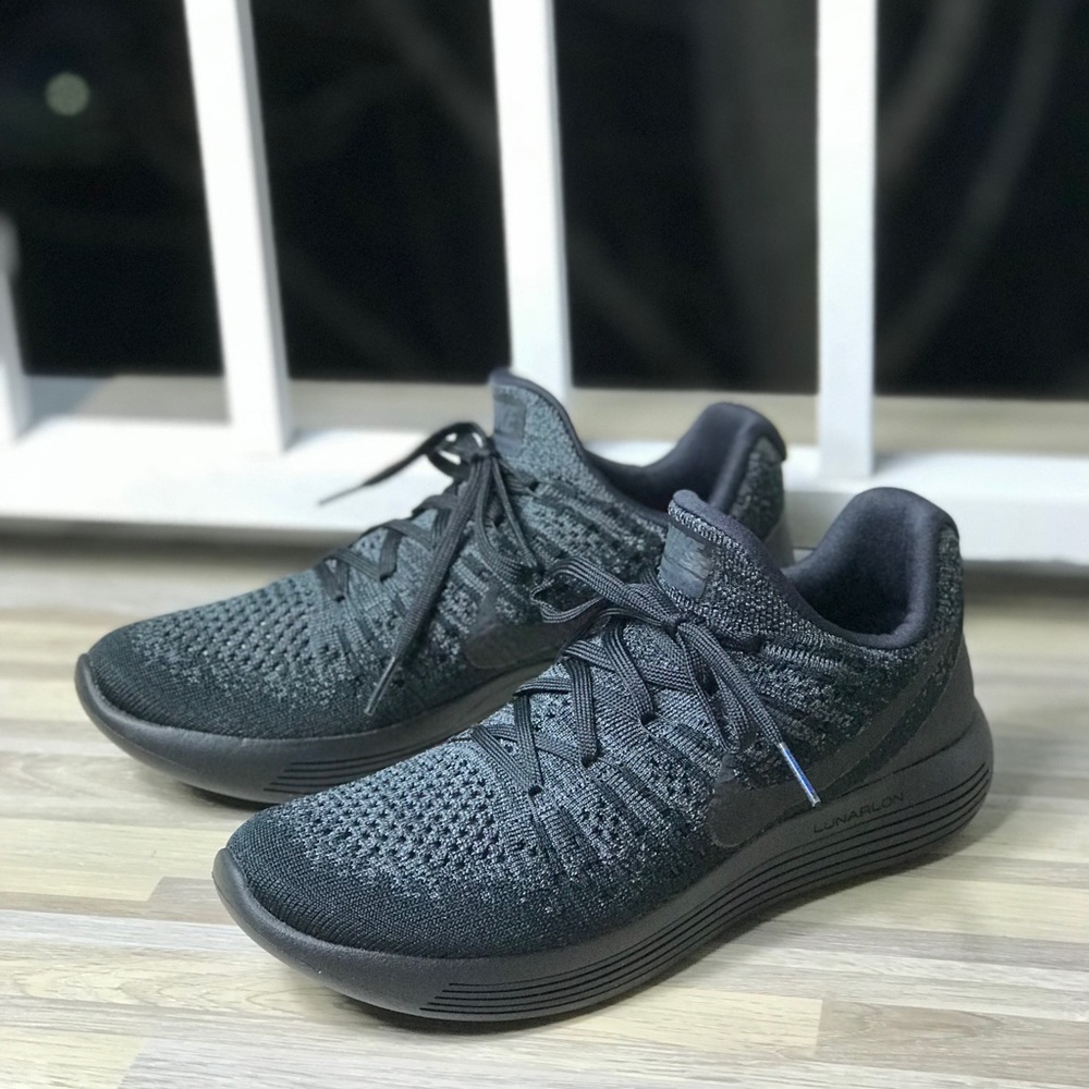 NWT Nike LunarEpic Low Flyknit 2 Black WMNS - Picture 2 of 8
